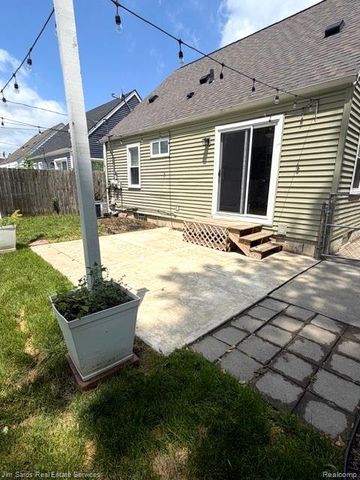 1424 Chapin Avenue, Birmingham, MI 48009