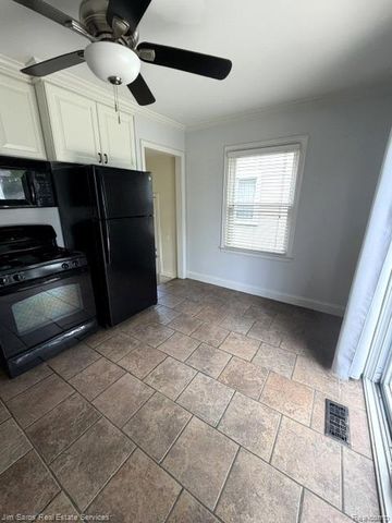 1424 Chapin Avenue, Birmingham, MI 48009