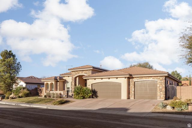 1537 N BLACK LION RD, Washington, UT 84780