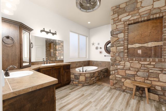 1537 N BLACK LION RD, Washington, UT 84780