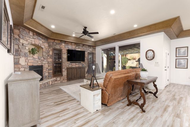 1537 N BLACK LION RD, Washington, UT 84780