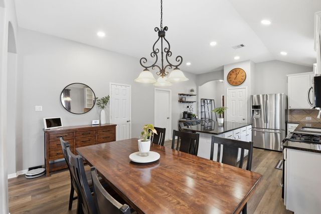 23 Garden Grove Drive, Manvel, TX 77578