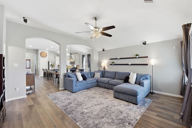 23 Garden Grove Drive, Manvel, TX 77578