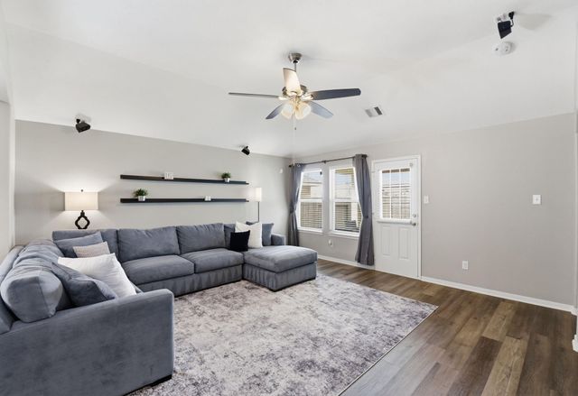 23 Garden Grove Drive, Manvel, TX 77578