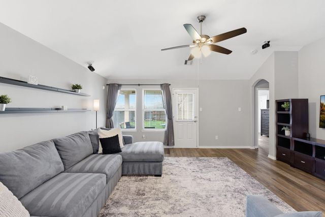 23 Garden Grove Drive, Manvel, TX 77578