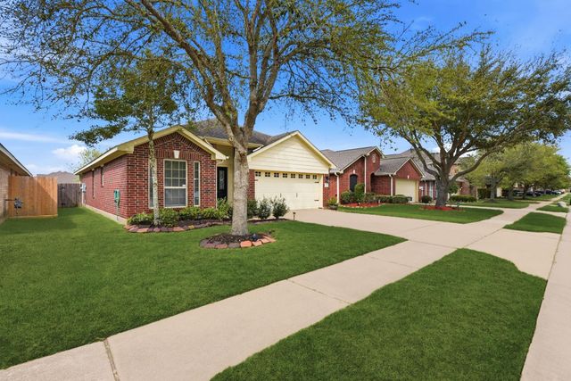 23 Garden Grove Drive, Manvel, TX 77578