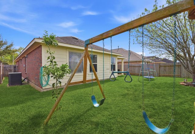 23 Garden Grove Drive, Manvel, TX 77578