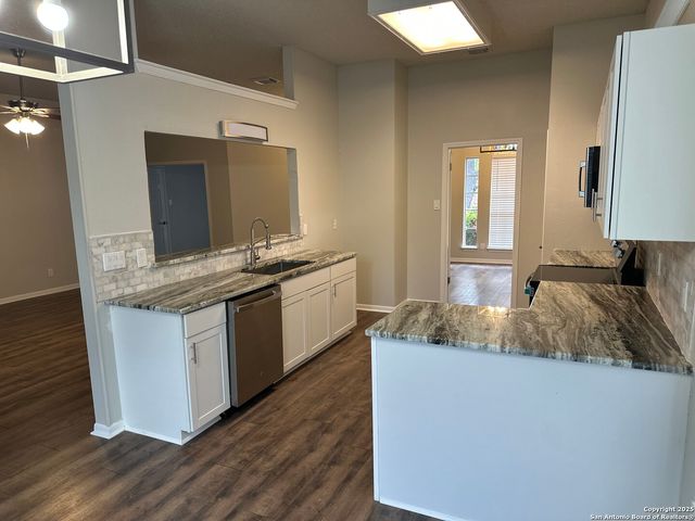 1106 Saxonhill, San Antonio, TX 78253