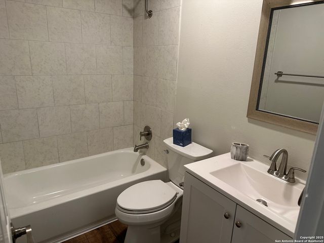 1106 Saxonhill, San Antonio, TX 78253