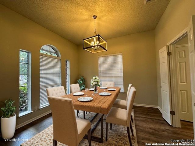 1106 Saxonhill, San Antonio, TX 78253