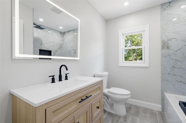 1707 N Gardiner Drive, Bay Shore, NY 11706