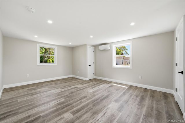 1707 N Gardiner Drive, Bay Shore, NY 11706