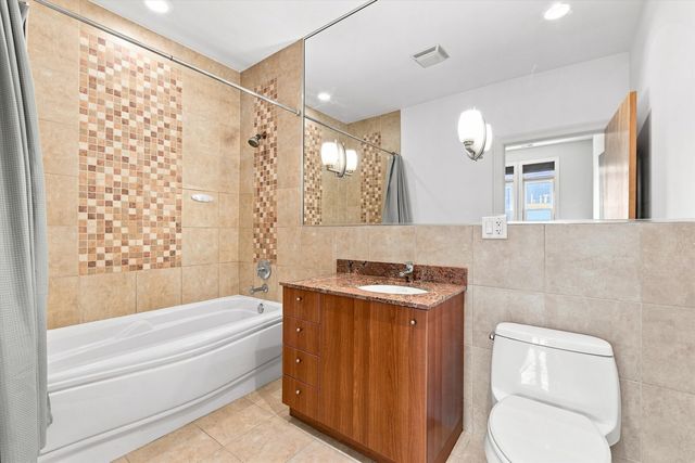 4755 N Washtenaw Avenue 309, Chicago, IL 60625