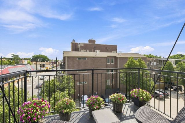 4755 N Washtenaw Avenue 309, Chicago, IL 60625
