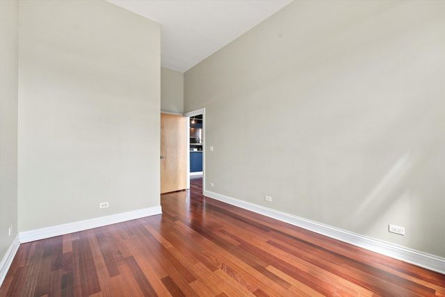4755 N Washtenaw Avenue 309, Chicago, IL 60625