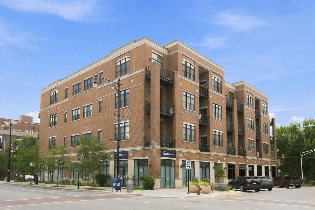 4755 N Washtenaw Avenue 309, Chicago, IL 60625