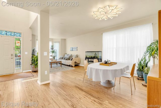 43040 Emerson Way, Novi, MI 48377
