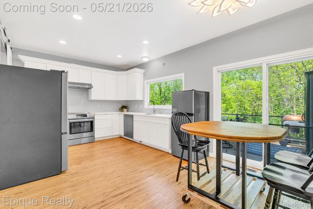 43040 Emerson Way, Novi, MI 48377