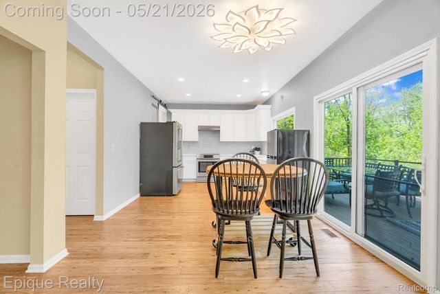 43040 Emerson Way, Novi, MI 48377