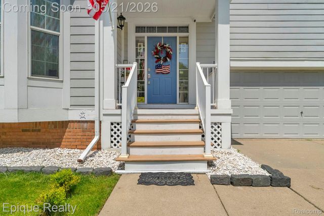 43040 Emerson Way, Novi, MI 48377