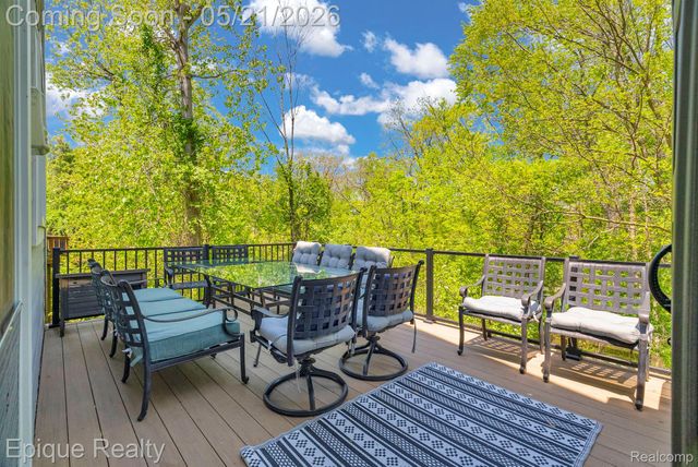 43040 Emerson Way, Novi, MI 48377