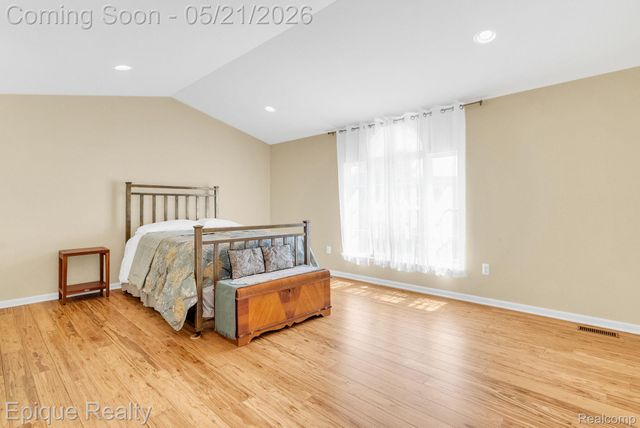 43040 Emerson Way, Novi, MI 48377