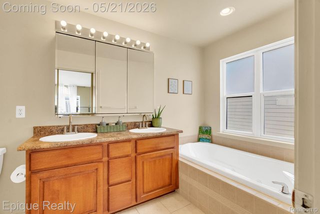 43040 Emerson Way, Novi, MI 48377