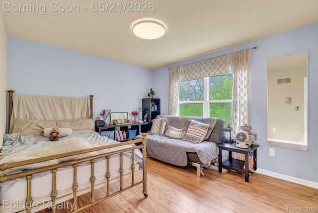 43040 Emerson Way, Novi, MI 48377
