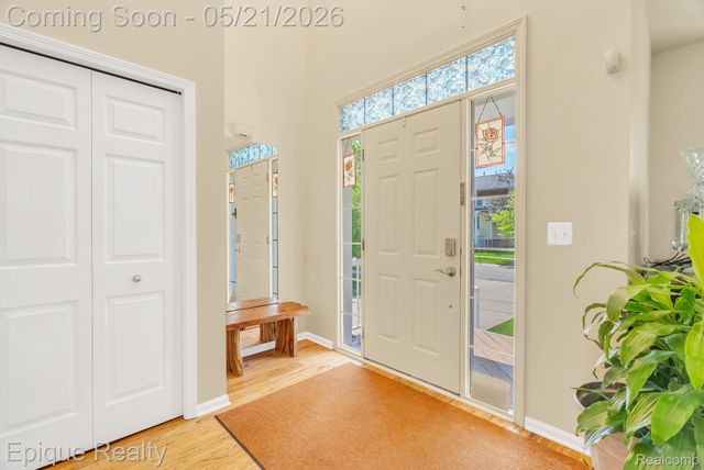 43040 Emerson Way, Novi, MI 48377