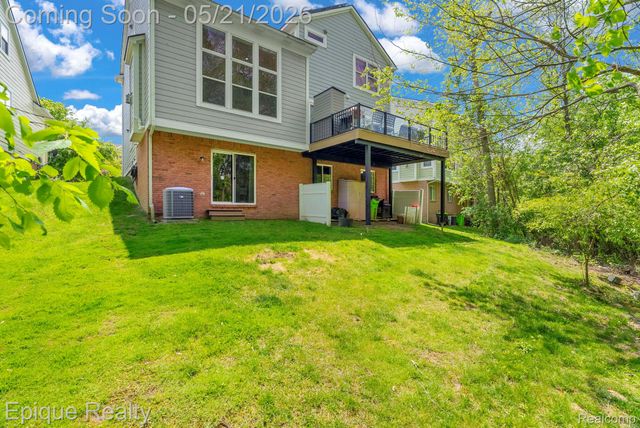 43040 Emerson Way, Novi, MI 48377