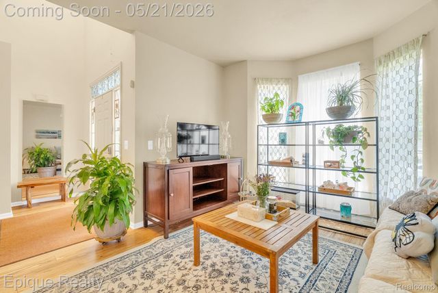 43040 Emerson Way, Novi, MI 48377