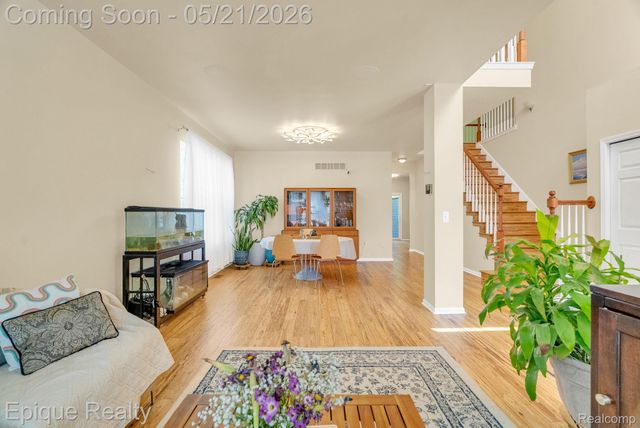 43040 Emerson Way, Novi, MI 48377