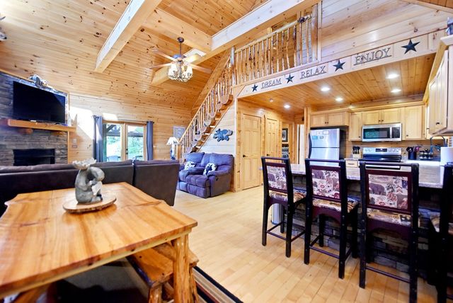 93 Deer Hunter Trail, Blue Ridge, GA 30513