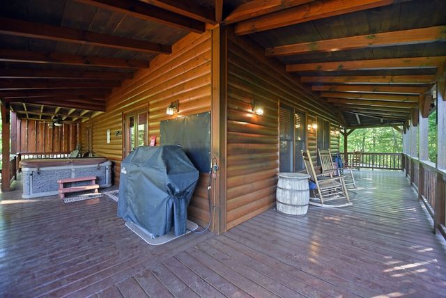 93 Deer Hunter Trail, Blue Ridge, GA 30513
