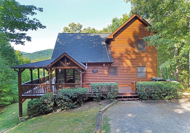 93 Deer Hunter Trail, Blue Ridge, GA 30513