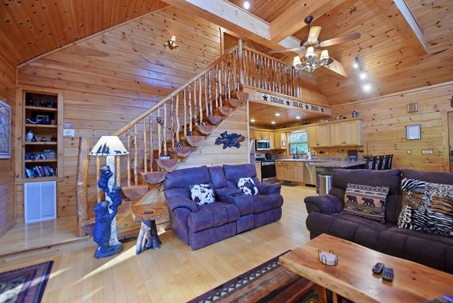 93 Deer Hunter Trail, Blue Ridge, GA 30513
