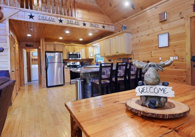 93 Deer Hunter Trail, Blue Ridge, GA 30513