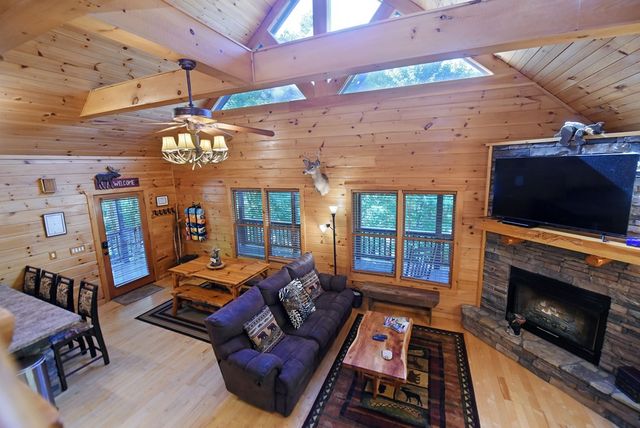 93 Deer Hunter Trail, Blue Ridge, GA 30513