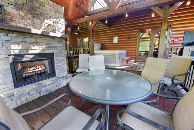 93 Deer Hunter Trail, Blue Ridge, GA 30513