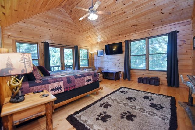 93 Deer Hunter Trail, Blue Ridge, GA 30513