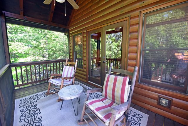 93 Deer Hunter Trail, Blue Ridge, GA 30513