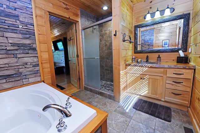 93 Deer Hunter Trail, Blue Ridge, GA 30513