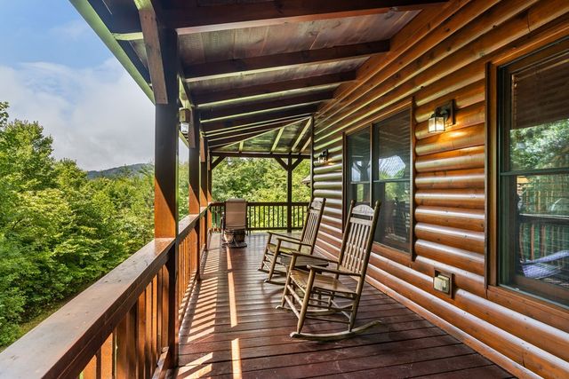 93 Deer Hunter Trail, Blue Ridge, GA 30513