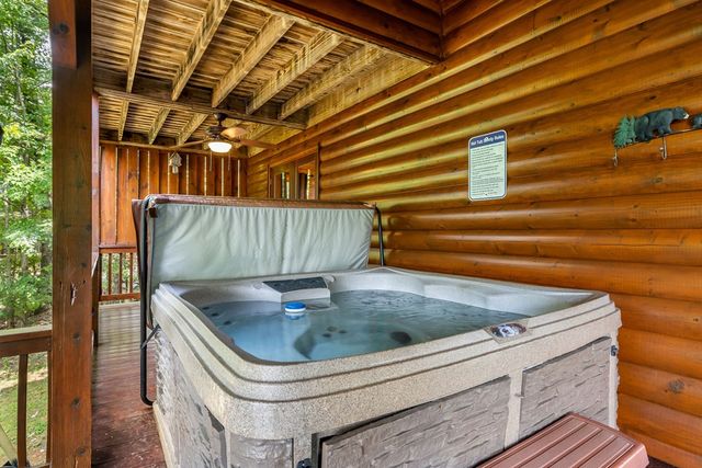 93 Deer Hunter Trail, Blue Ridge, GA 30513