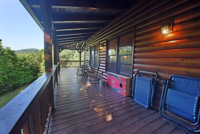 93 Deer Hunter Trail, Blue Ridge, GA 30513