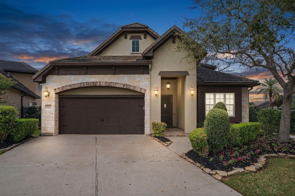 Image 1 of property listing at 5127 Wheaton Park Drive, Sugar Land, TX 77479