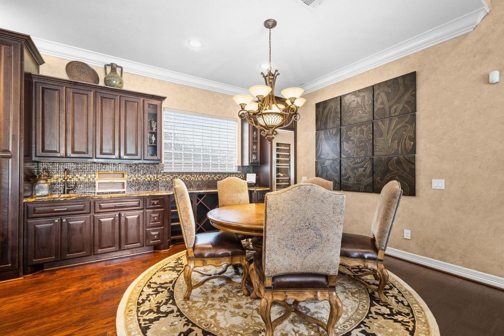Image 18 of property listing at 5127 Wheaton Park Drive, Sugar Land, TX 77479