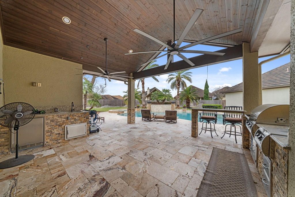 Image 34 of property listing at 5127 Wheaton Park Drive, Sugar Land, TX 77479