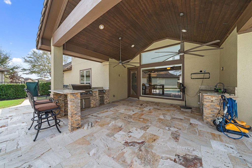 Image 35 of property listing at 5127 Wheaton Park Drive, Sugar Land, TX 77479