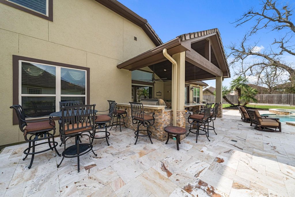 Image 36 of property listing at 5127 Wheaton Park Drive, Sugar Land, TX 77479